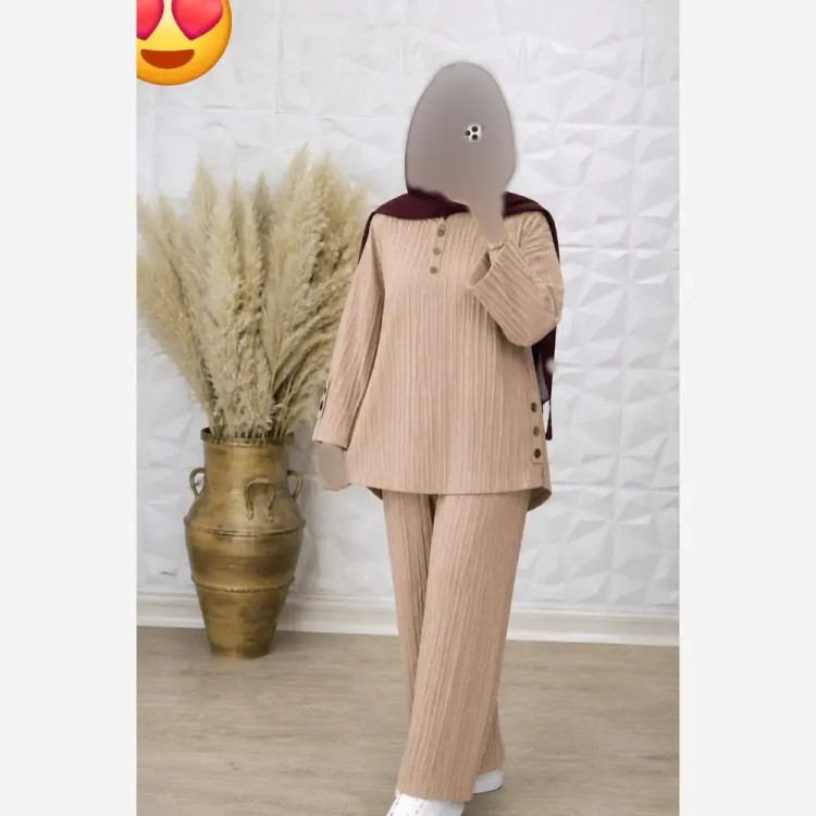 ست شومیز و شلوار زنانه مدل بغل دکمه جنس کراش ایوا فری سایز مناسب 38 تا 48