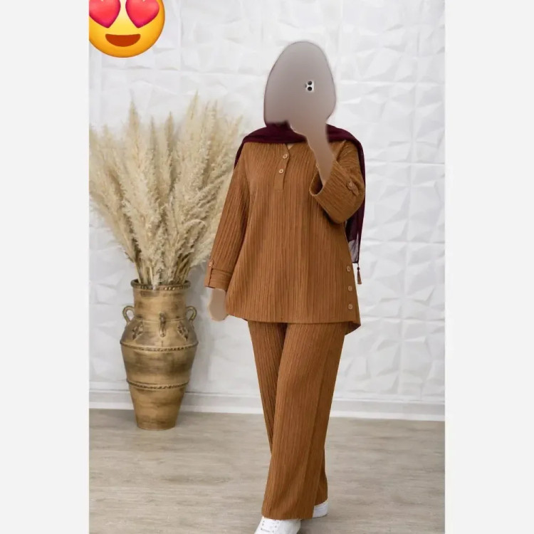 ست شومیز و شلوار زنانه مدل بغل دکمه جنس کراش ایوا فری سایز مناسب 38 تا 48
