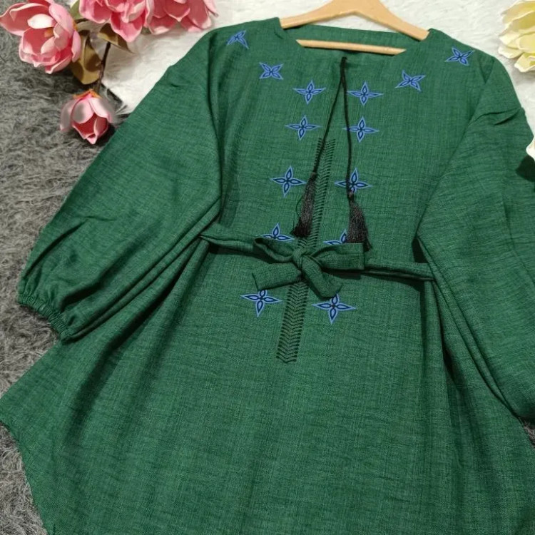 شومیز چاپی گلبرگ 124 جنس صوفیا درجه یک فری سایز 38 تا 48