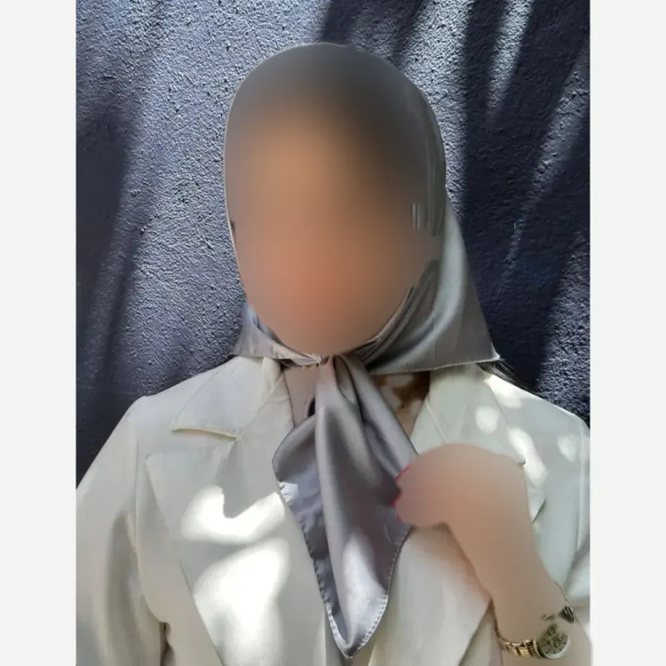 مینی اسکارف ساتن سیلک ابعاد 75 در 75 سانتیمتر