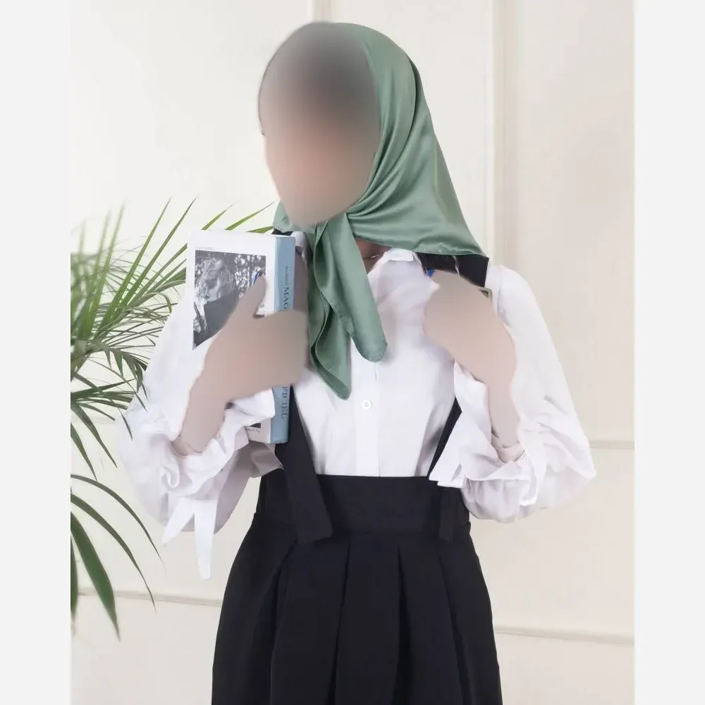 مینی اسکارف ساتن سیلک ابعاد 75 در 75 سانتیمتر