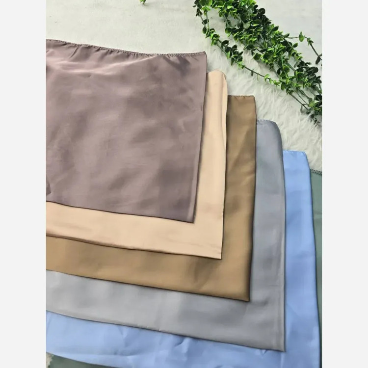 مینی اسکارف ساتن سیلک ابعاد 75 در 75 سانتیمتر