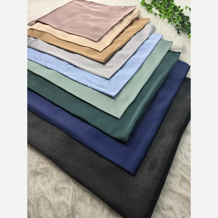 مینی اسکارف ساتن سیلک ابعاد 75 در 75 سانتیمتر