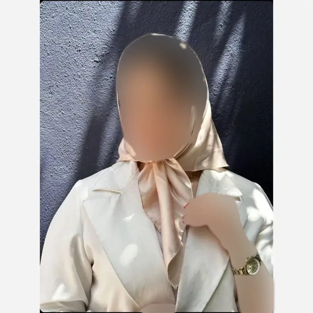 مینی اسکارف ساتن سیلک ابعاد 75 در 75 سانتیمتر
