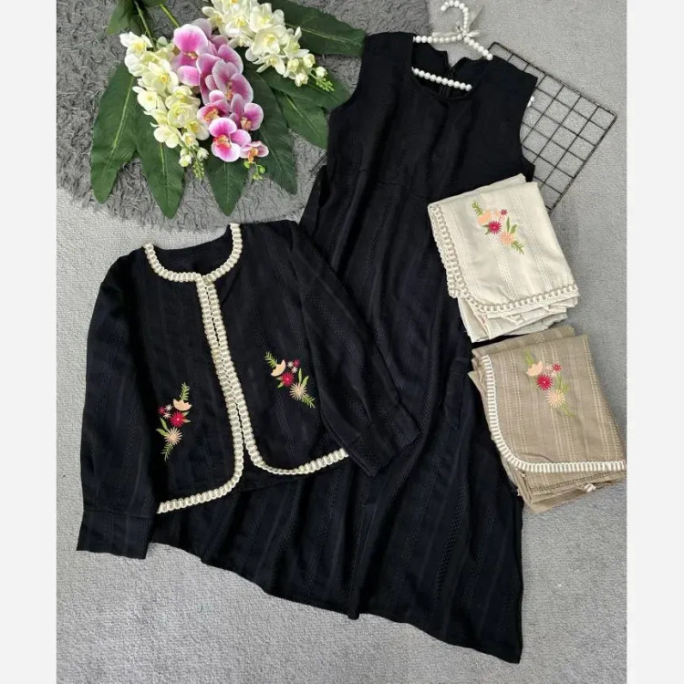 ست سارافون و کت زنانه مدل کوکی گلدوزی شده فری سایز 36 تا 46 (2)