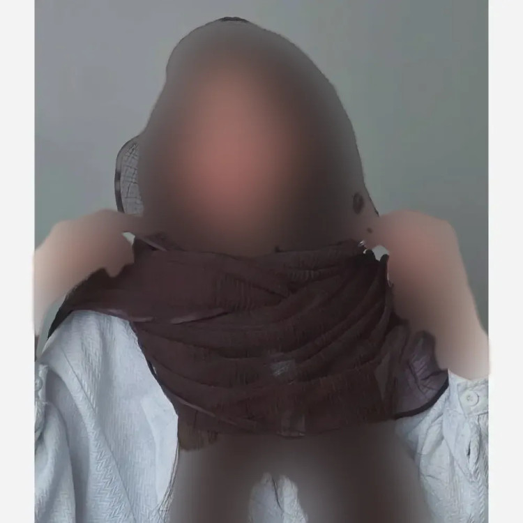 شال پلیسه دور نوار دوزی مجلسی و اسپرت ابعاد 180 در 68 سانتیمتر