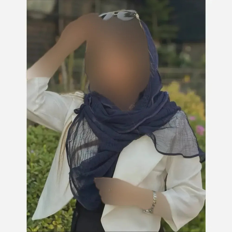 شال پلیسه دور نوار دوزی مجلسی و اسپرت ابعاد 180 در 68 سانتیمتر