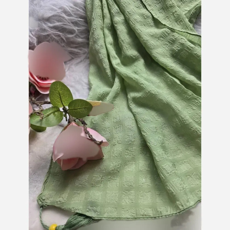 شال نخی حریر طرحدار زنانه مدل مهلقا ابعاد 180 در 75 سانتیمتر