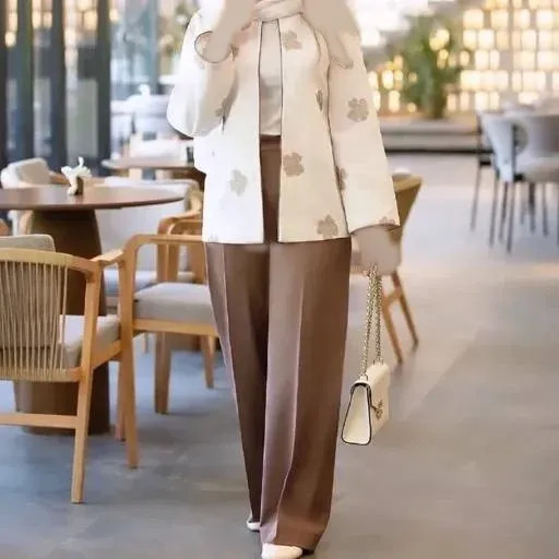 شومیز زنانه مدل باکسی طرح گل گچی جنس صوفیا درجه یک