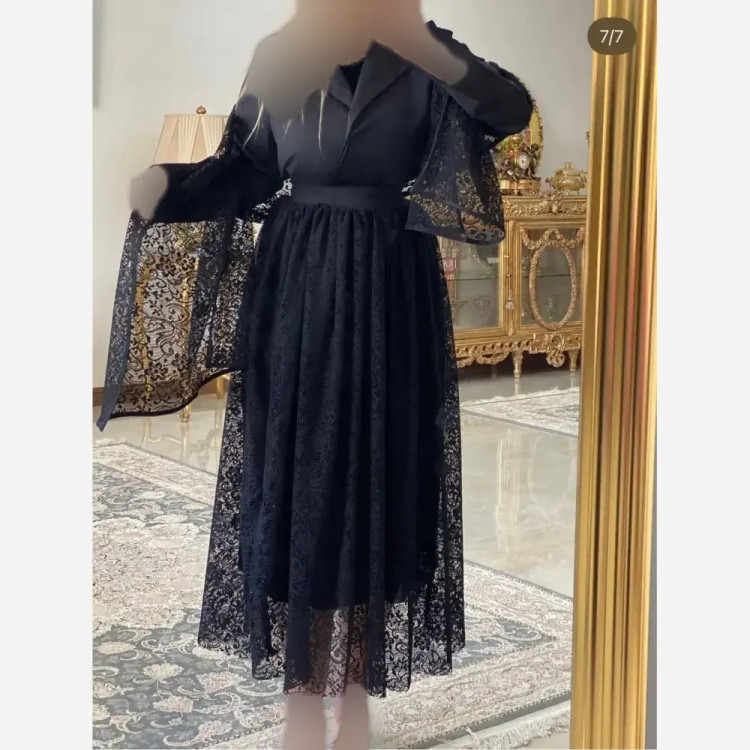 ست سه تیکه زنانه مدل روژین شامل کت کرپ مازراتی، دامن و شال گیپور رنگ مشکی سایز 38 تا 44