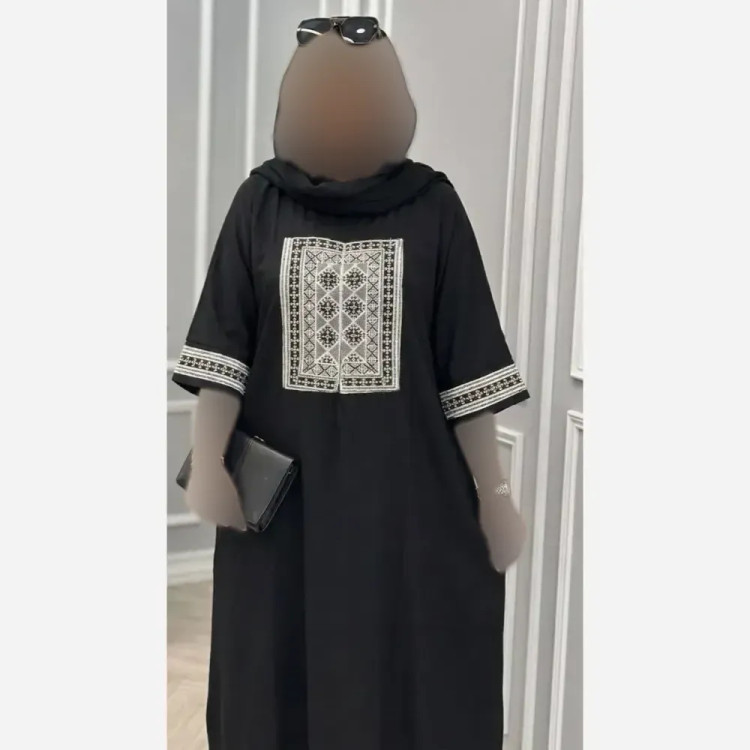 عبای زنانه مدل شیما جنس داکرون با خرجکار سوزن دوزی رنگ مشکی سایز فری 38 تا 50