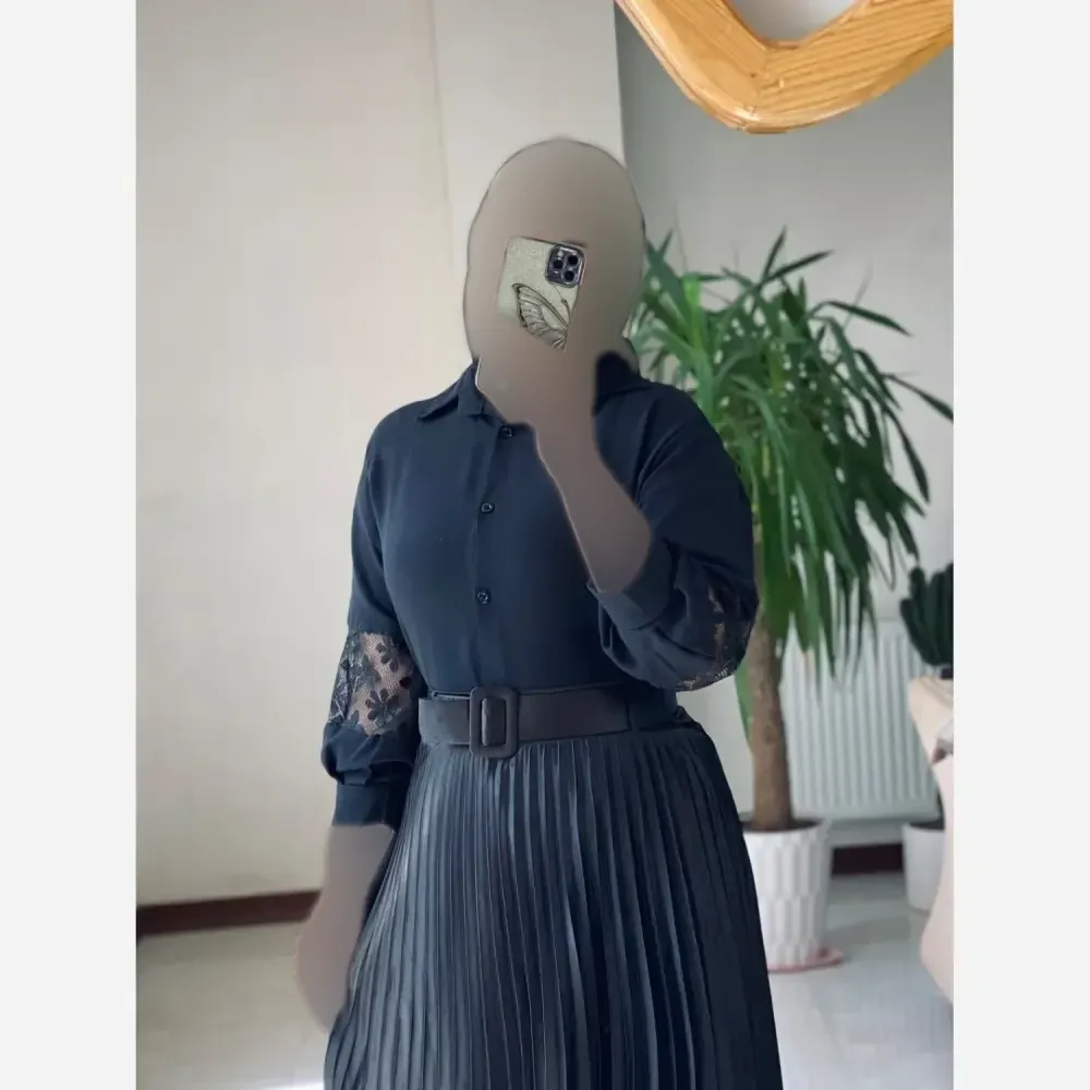 شومیز زنانه باکسی آستین تور جنس کرسپو رنگ مشکی فری سایز