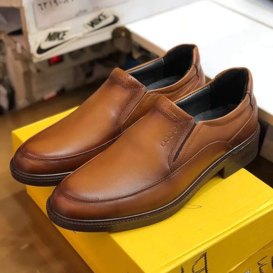 کفش چرم مردانه مجلسی عسلی رویه چرم طبیعی گاوی زیره پیو سبک و مقاوم