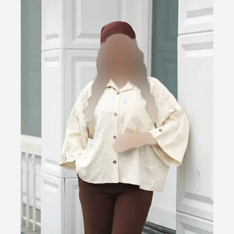 شومیز مانتویی گلدوزی شده مدل دالیا جنس پارچه صوفیا فری سایز
