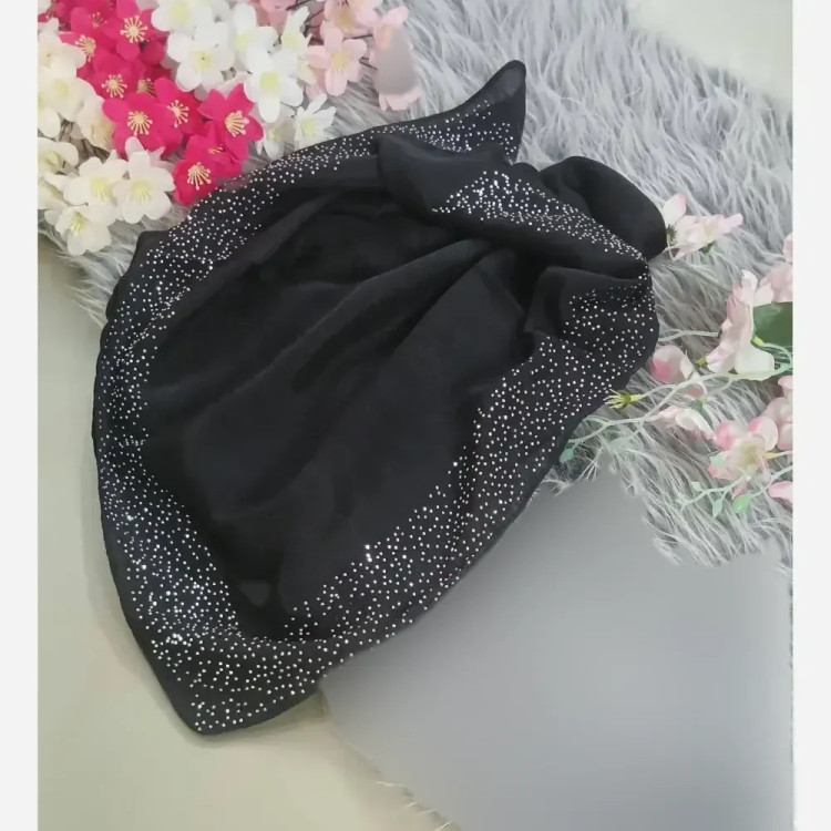 روسری نخی خارجی قواره کوچک حاشیه نگین دار مشکی