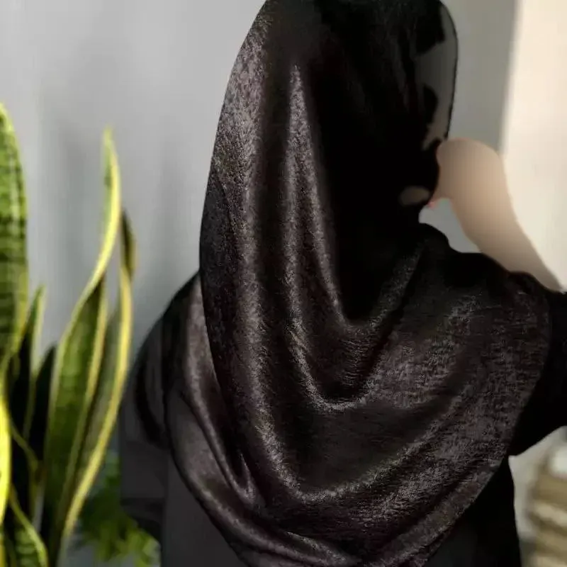 روسری زنانه کوپرا مشکی قواره 125 اعلا