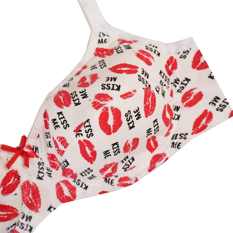 سوتین نخی فنردار لایه دار طرح لب kiss me برند براگو بند قابل تنظیم ضد حساسیت