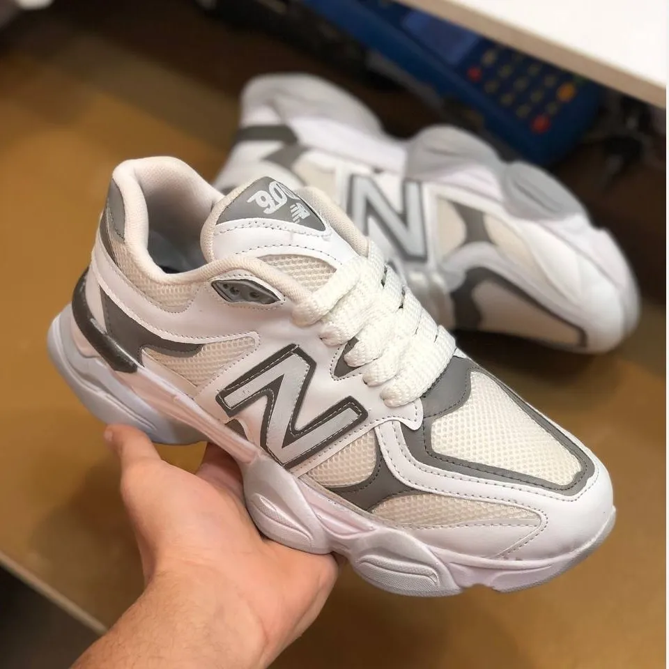 کفش مردانه نیوبالانس مدل 9060 رنگ سفید با زیره پیو و رویه تنفسی