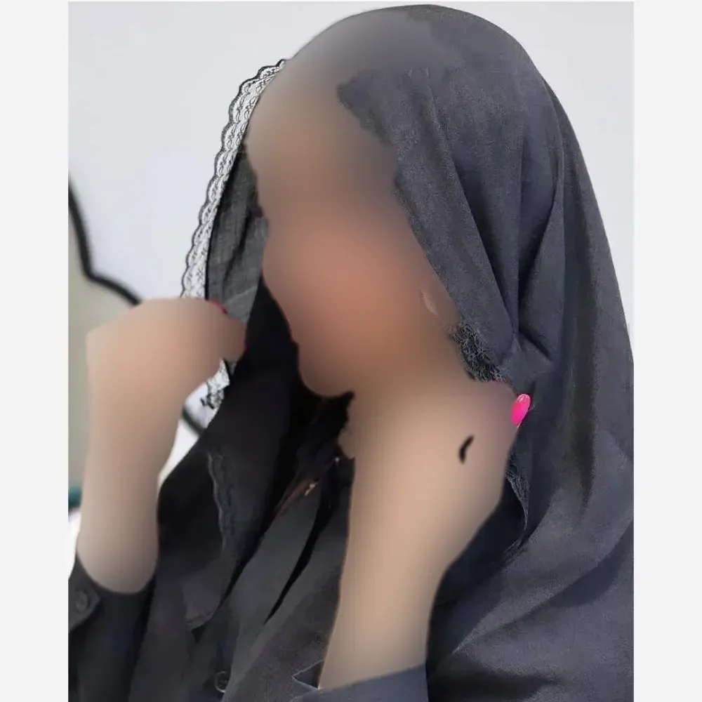 شال مجلسی زنانه طرح درختی دور دانتلی و لب نگین دار سایز 70 در 180 سانتی متر