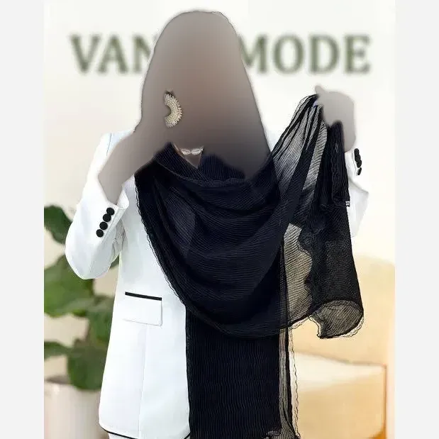 شال مجلسی زنانه طرح درختی دور دانتلی و لب نگین دار سایز 70 در 180 سانتی متر