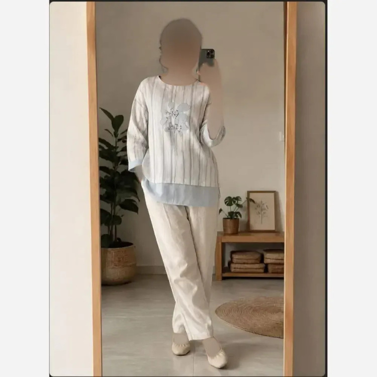 شومیز زنانه مدل ترانه جنس بیسکوییتی گلدوزی شده فری سایز 38 تا 48