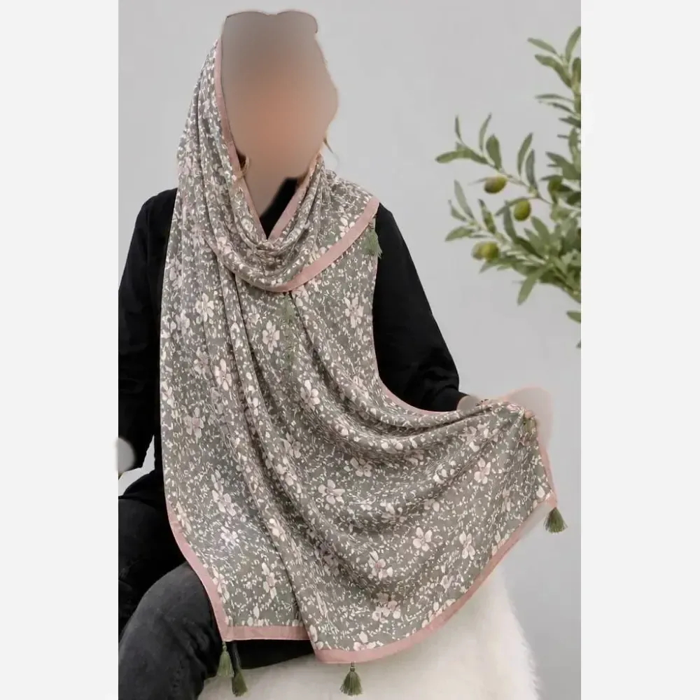 شال زنانه برشکا طرح گل گلی پلیسه قواره بزرگ ابعاد 175 در 75 سانتی متر