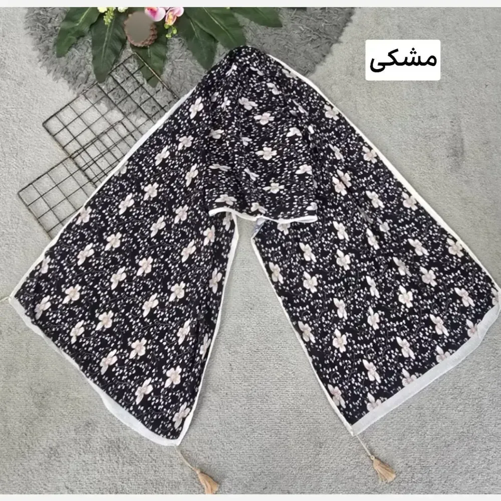 شال زنانه برشکا طرح گل گلی پلیسه قواره بزرگ ابعاد 175 در 75 سانتی متر