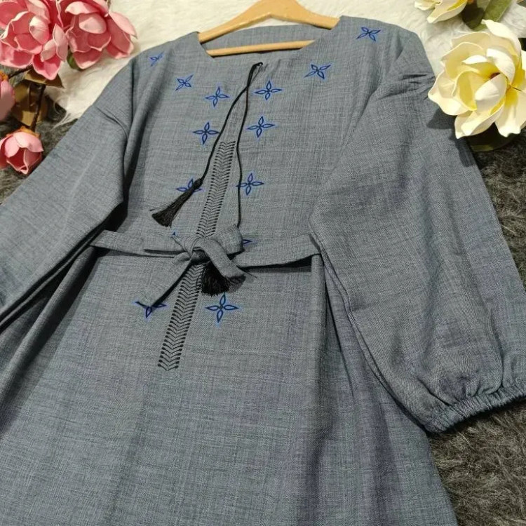 شومیز زنانه طرح دار گلبرگ جنس صوفیا فری سایز 38 تا 48