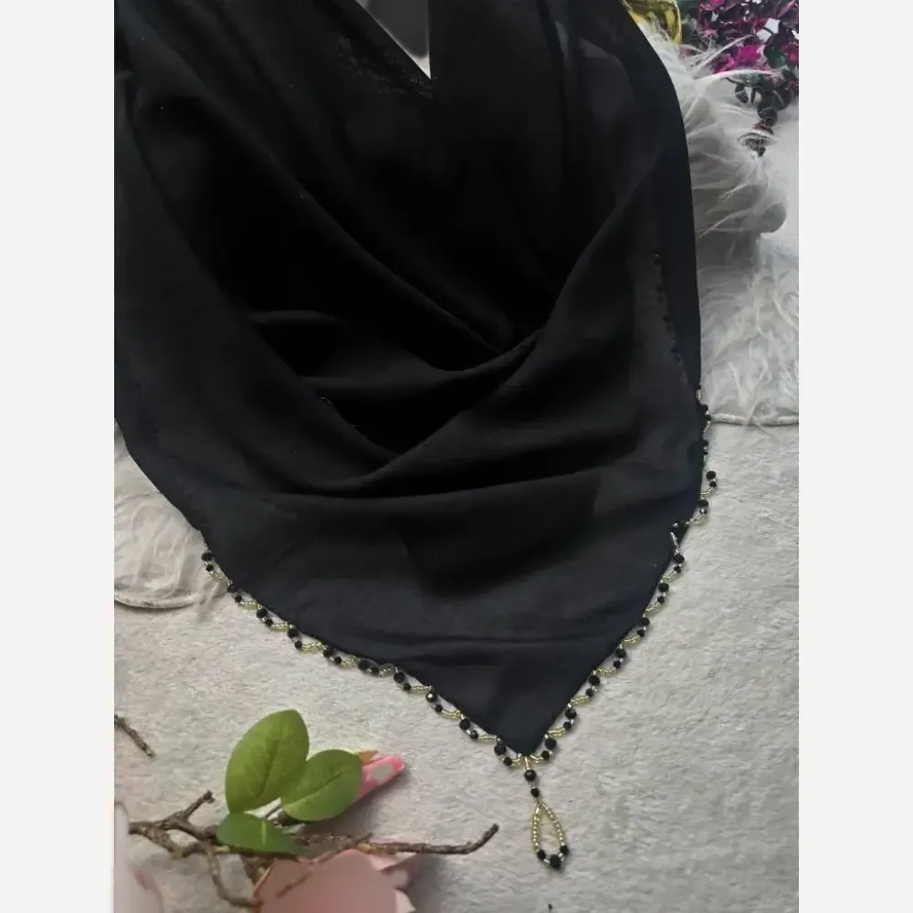 روسری مجلسی مشکی کرپ حریر با خرجکار ملیله دوزی ابعاد 100 در 100