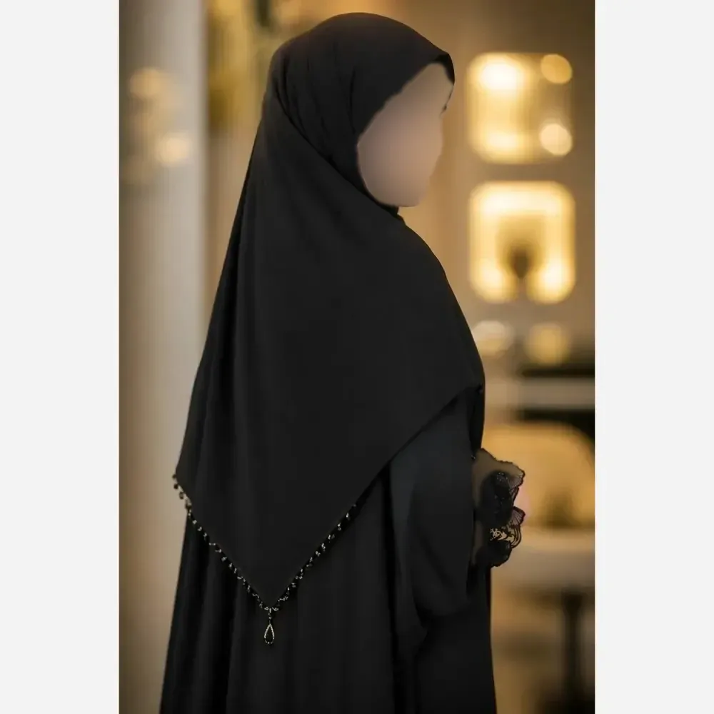 روسری مجلسی مشکی کرپ حریر با خرجکار ملیله دوزی ابعاد 100 در 100