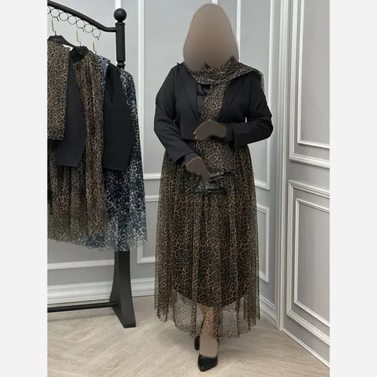 ست سه تیکه زنانه مدل سلین شامل کت مازراتی دامن و شال تور رنگ نسکافهای فری سایز