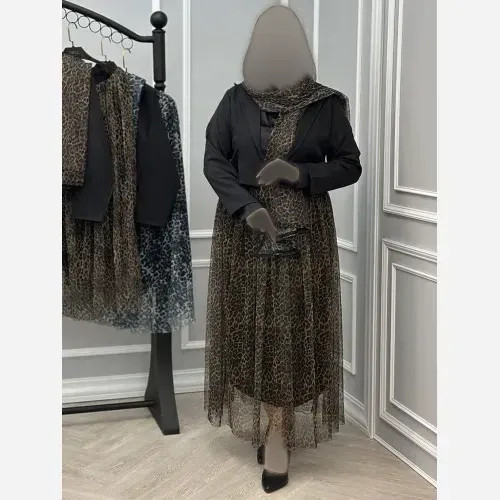 ست سه تیکه زنانه مدل سلین شامل کت مازراتی دامن و شال تور رنگ نسکافهای فری سایز