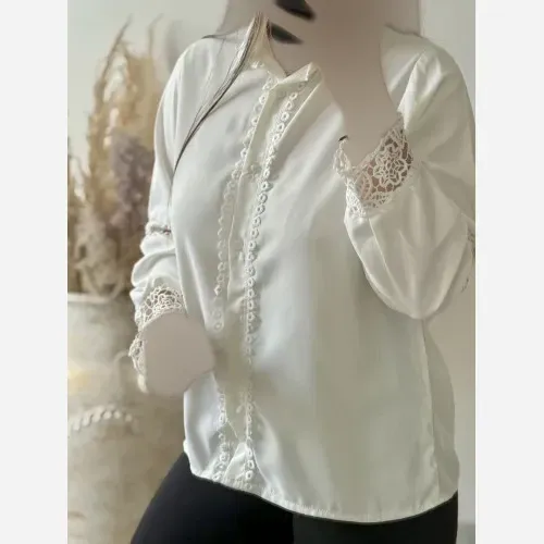 شومیز مجلسی زنانه مدل ماهک جنس الیزه و دانتل فری سایز