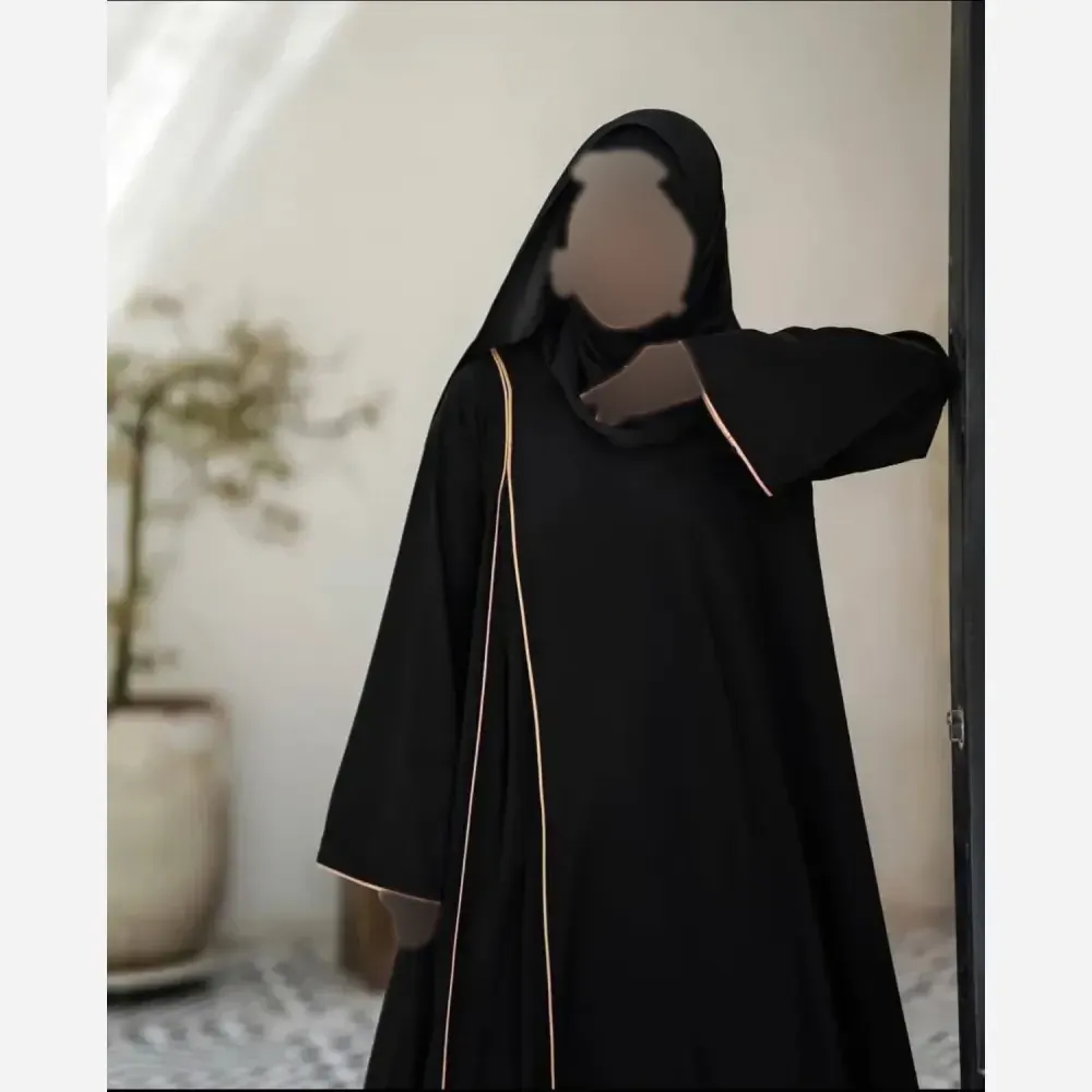 مانتو عبا زنانه مدل تهمینه جنس الیزه ترک با مغزی دوزی مشکی