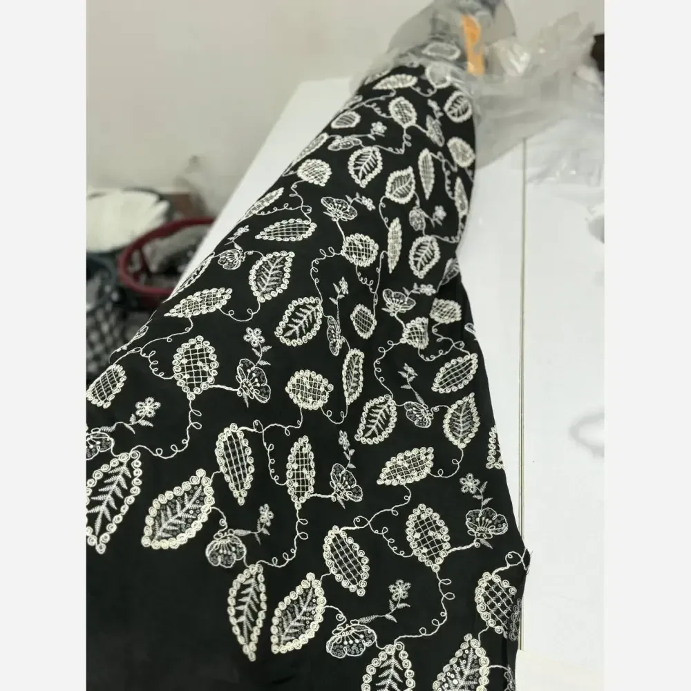 ست سه تیکه زنانه مدل ثریا شامل شومیز کرپ، جلیقه کرپ لینن سوزن دوزی و دامن فری سایز 38 تا 48