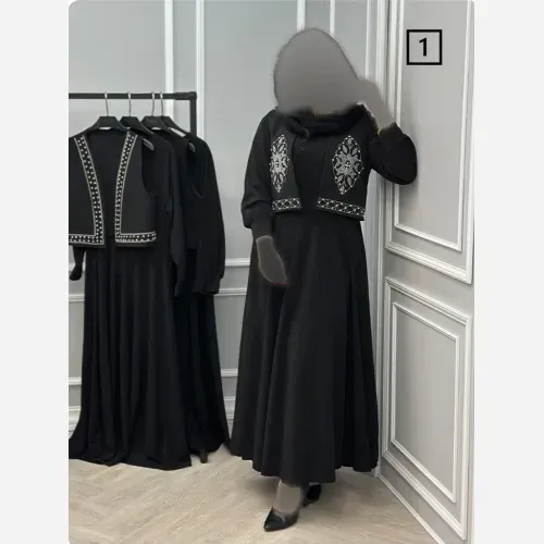 ست دوتیکه زنانه مدل ماریا شامل پیراهن بوگاتی و ژیله کرپ مازراتی گلدوزی شده فری سایز 38 تا 46