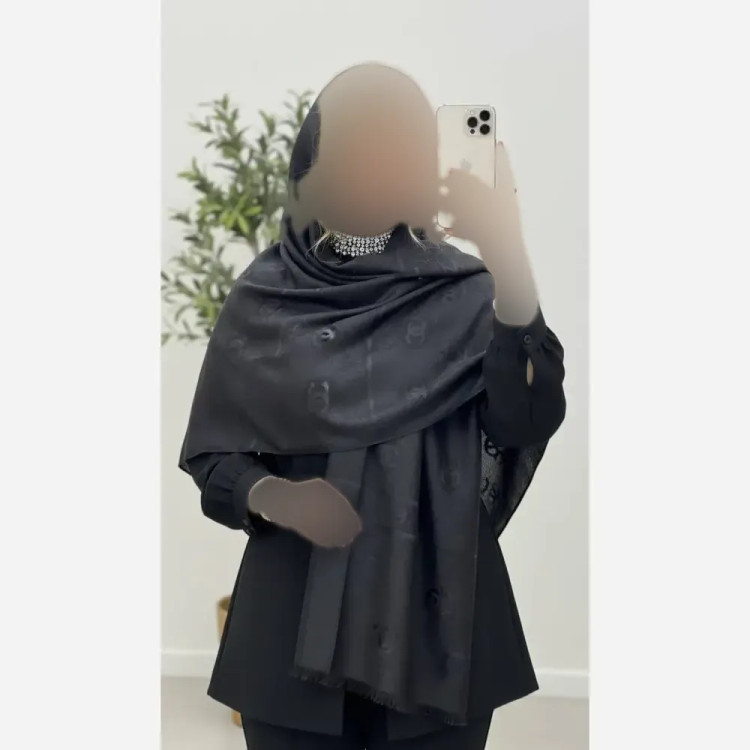 شال دورو شاینا جنس نخ سانسور لمه ابعاد 195 در 65 سانتیمتر