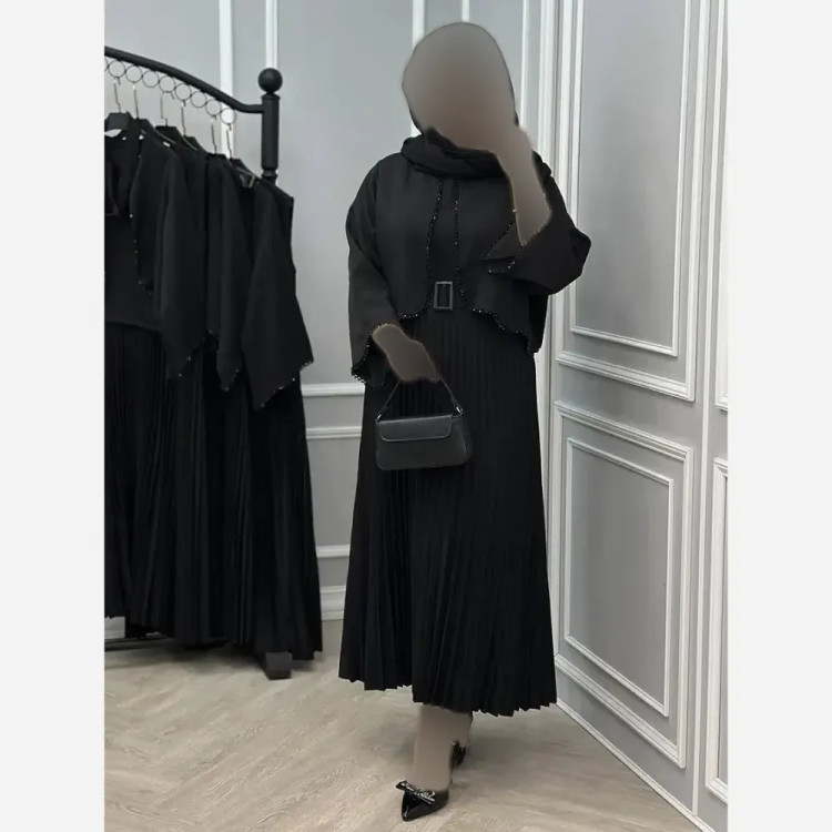 ست سه تیکه زنانه مدل فاریا شامل سارافون بوگاتی و کت کرپ مازراتی رنگ مشکی فری سایز 38 تا 46