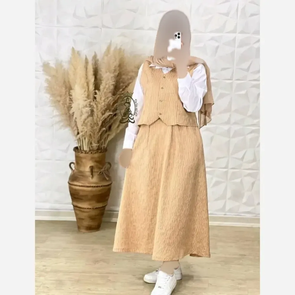 ست سه تیکه زنانه مدل جوانا جنس ژاکارد شاین دار و شومیز داکرون فری سایز
