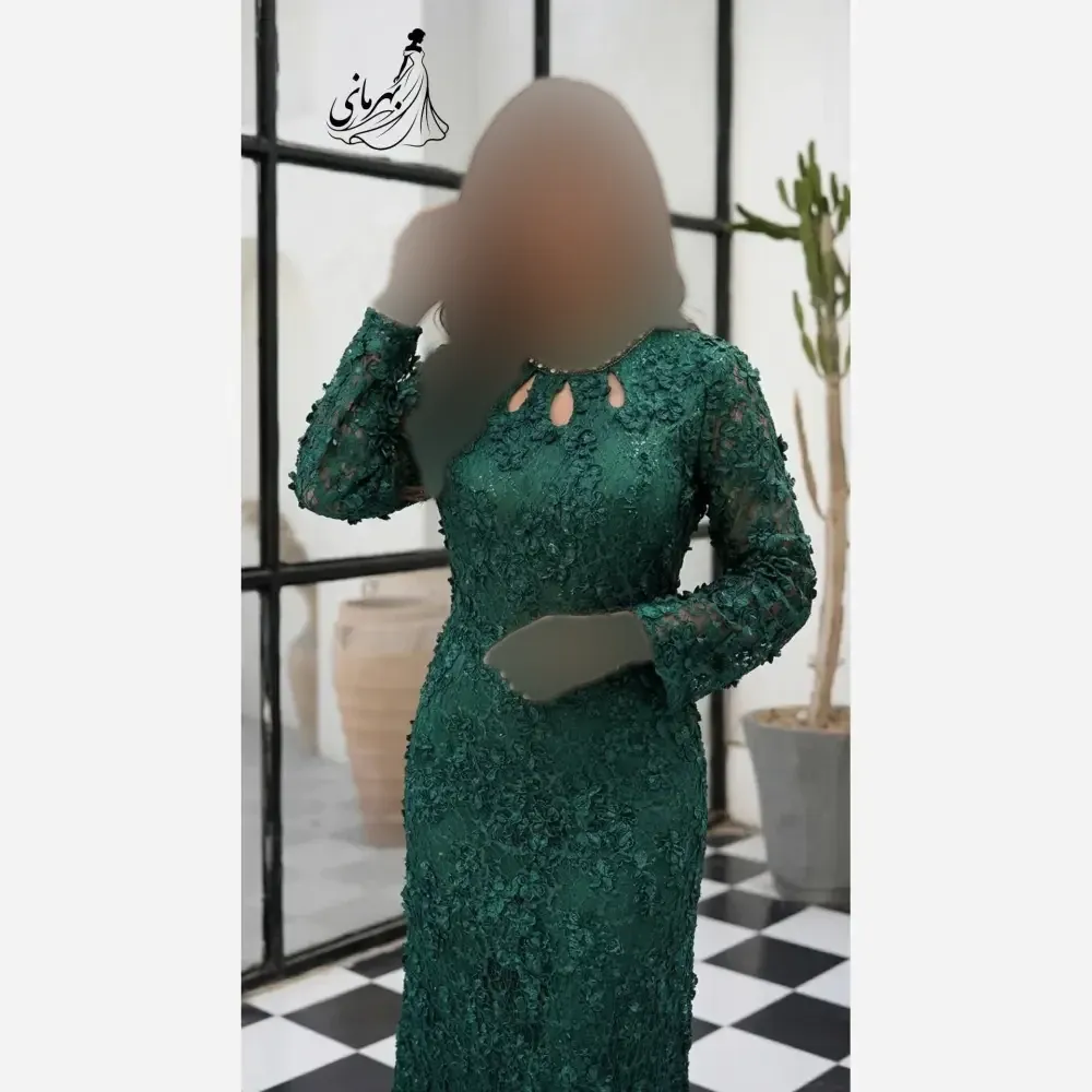 لباس مجلسی زنانه مدل تارا دانتل برتلی سنگدوزی شده کاپدار قد 155 سایزبندی 40 تا 50