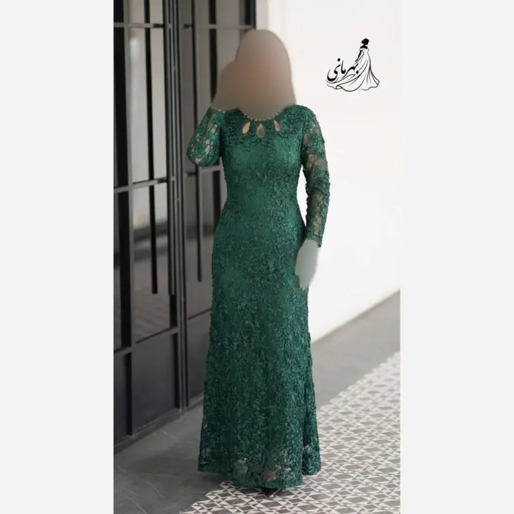 لباس مجلسی زنانه مدل تارا دانتل برتلی سنگدوزی شده کاپدار قد 155 سایزبندی 40 تا 50