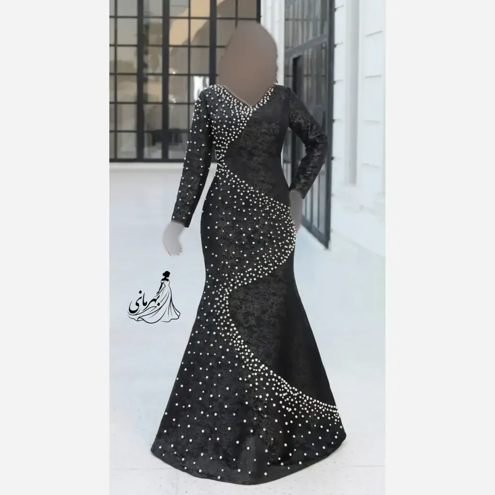 پیراهن مجلسی زنانه مدل ماهی جنس ژاکارد ترک مروارید دوزی شده رنگ مشکی