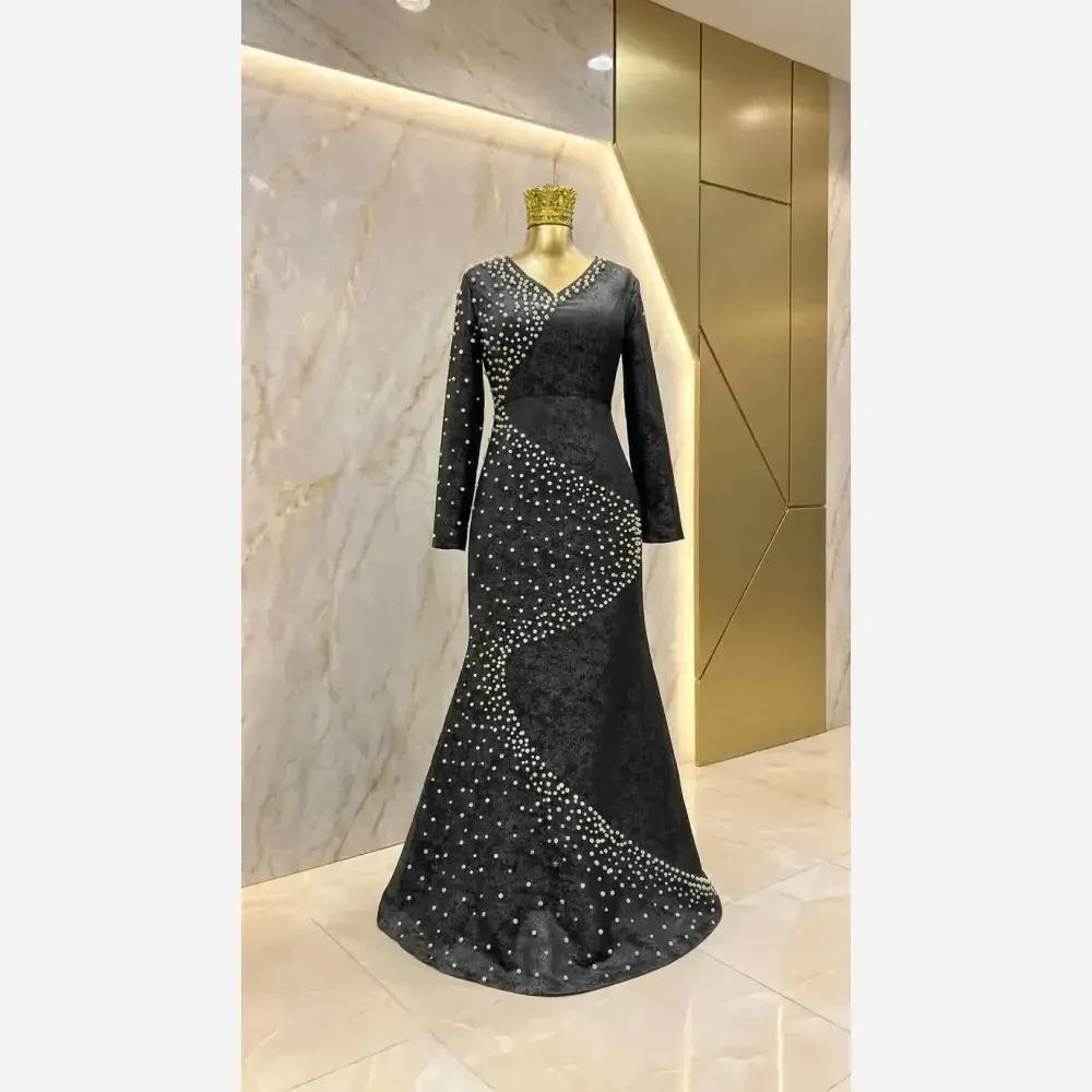 پیراهن مجلسی زنانه مدل ماهی جنس ژاکارد ترک مروارید دوزی شده رنگ مشکی