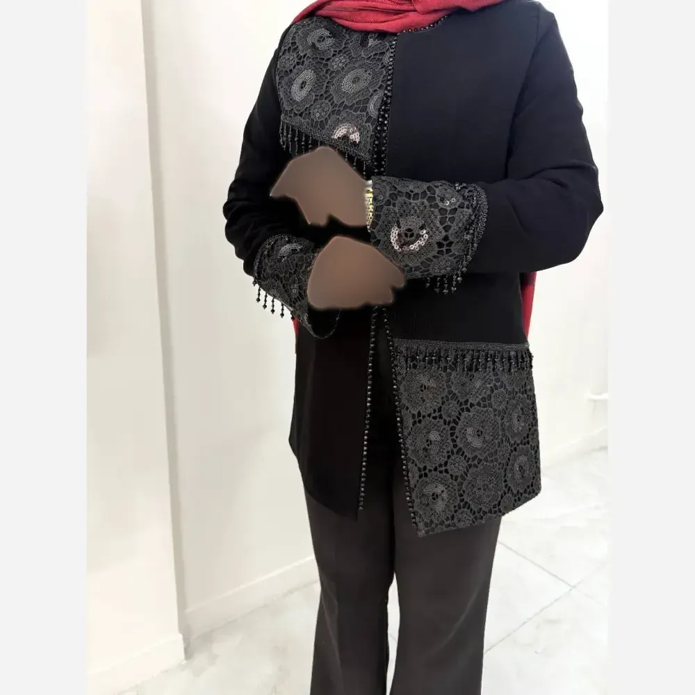 مانتو کتی زنانه مدل شاه دخت جنس کرپ مرویجت با خرجکار دانتل و مروارید مشکی