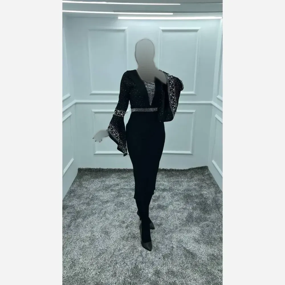 پیراهن مجلسی زنانه مدل دلینا جنس لمه مشکی نگیندوزی شده قد 120 سایز 36 تا 52