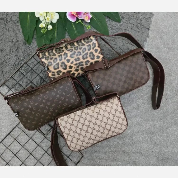 کیف کاربردی چرمی طرح دار سایز آزاد