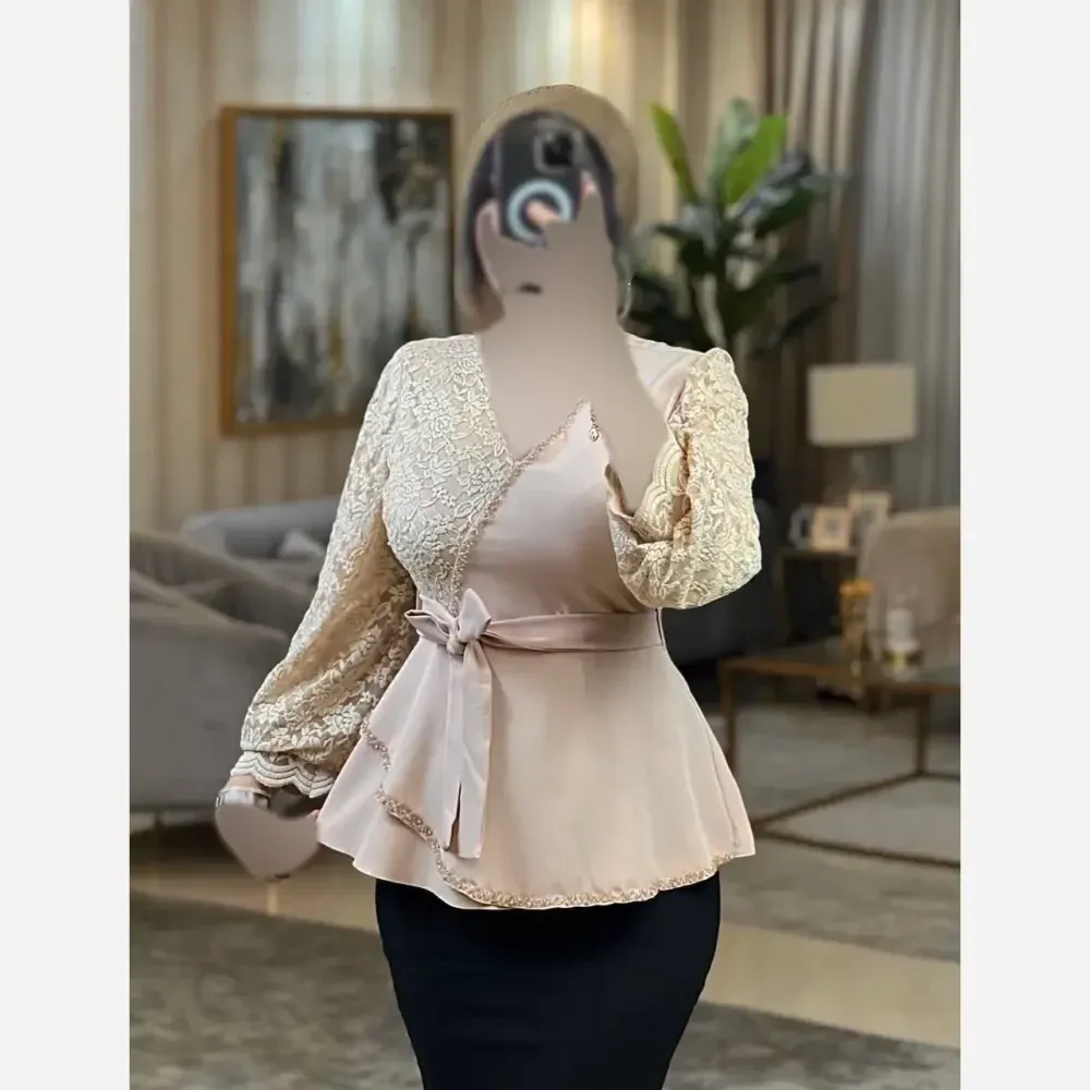 شومیز زنانه مجلسی مدل گلوریا جنس مازراتی و گیپور مزون دوز