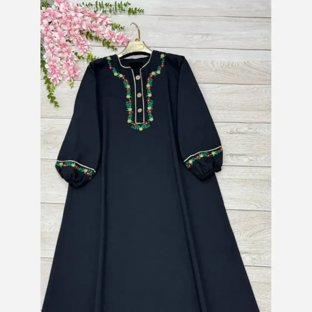 کفتان گلی لینن و گلدوزی سایز بزرگ فری سایز تا 50 رنگ مشکی و سرمه ای