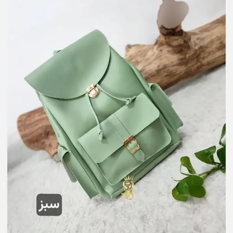 کوله پشتی اسپرت چرمی مدل قفل ابعاد 37 در 28