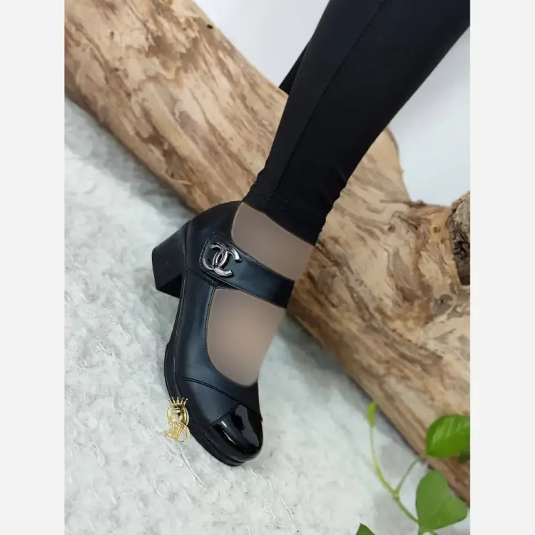 کفش طبی مجلسی زنانه مدل شنل عروسکی چرم صنعتی مشکی پاشنه 5 سانت